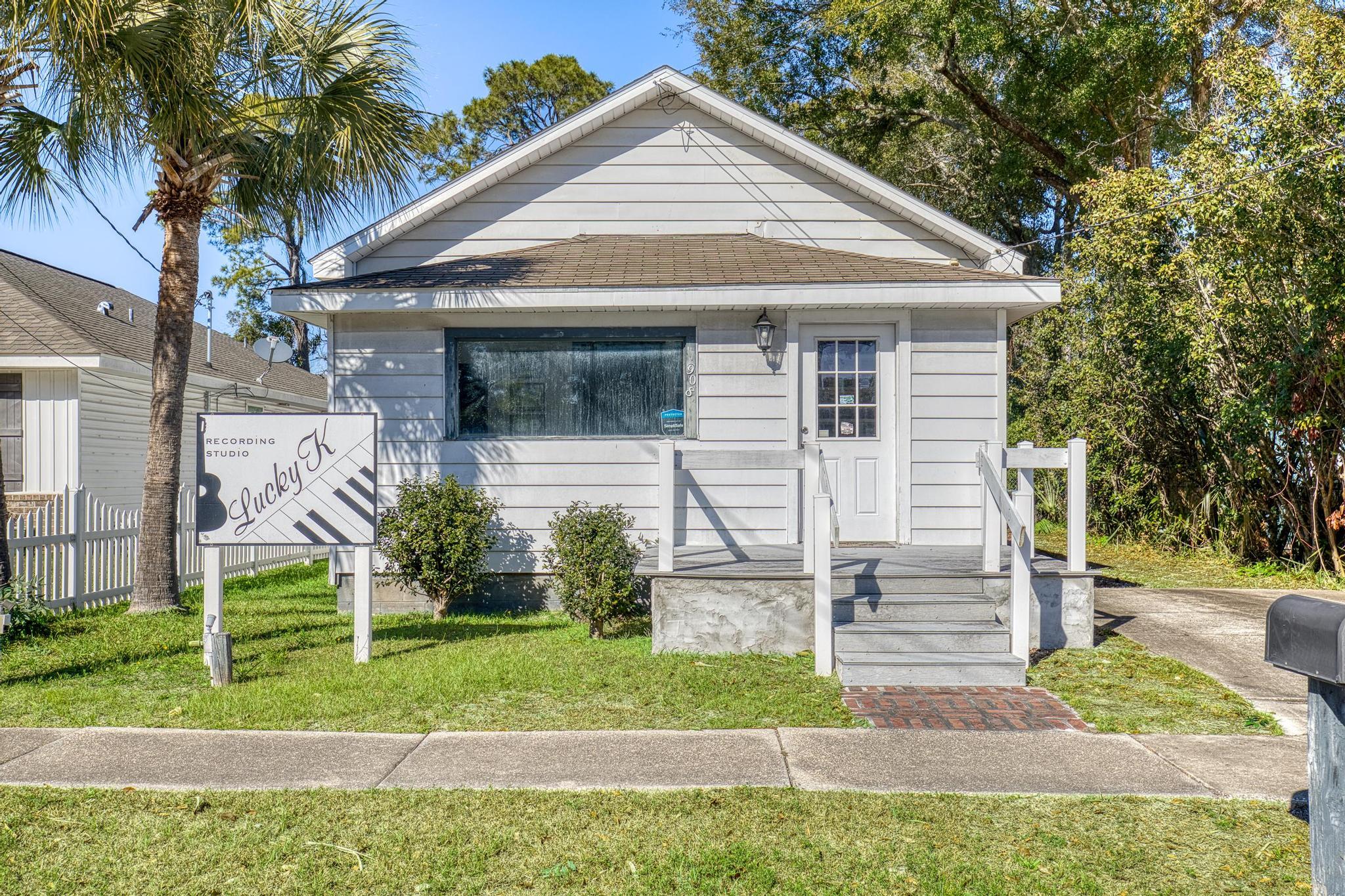 908 W Government Street — photo