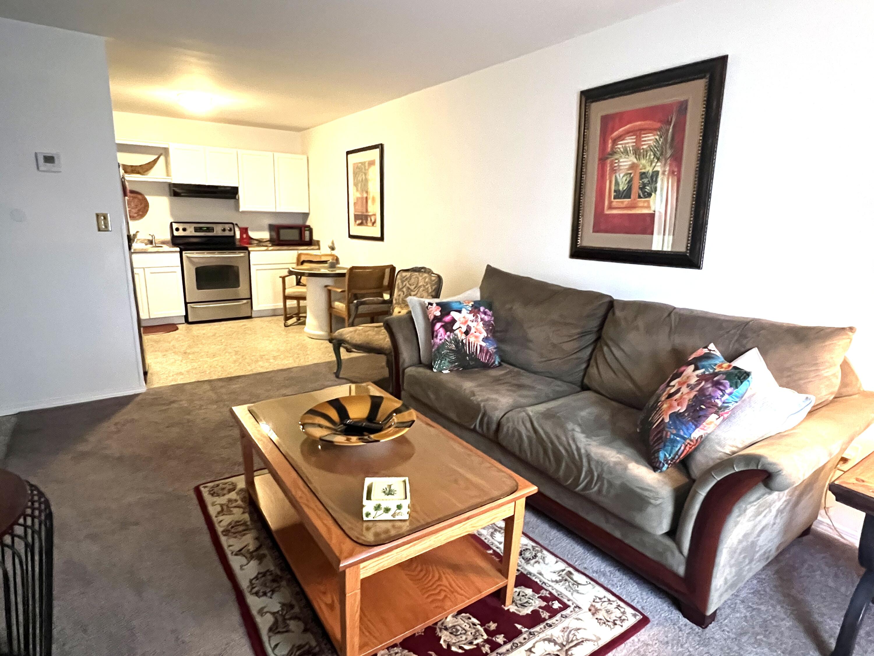 1307 Redwood Lane G — photo