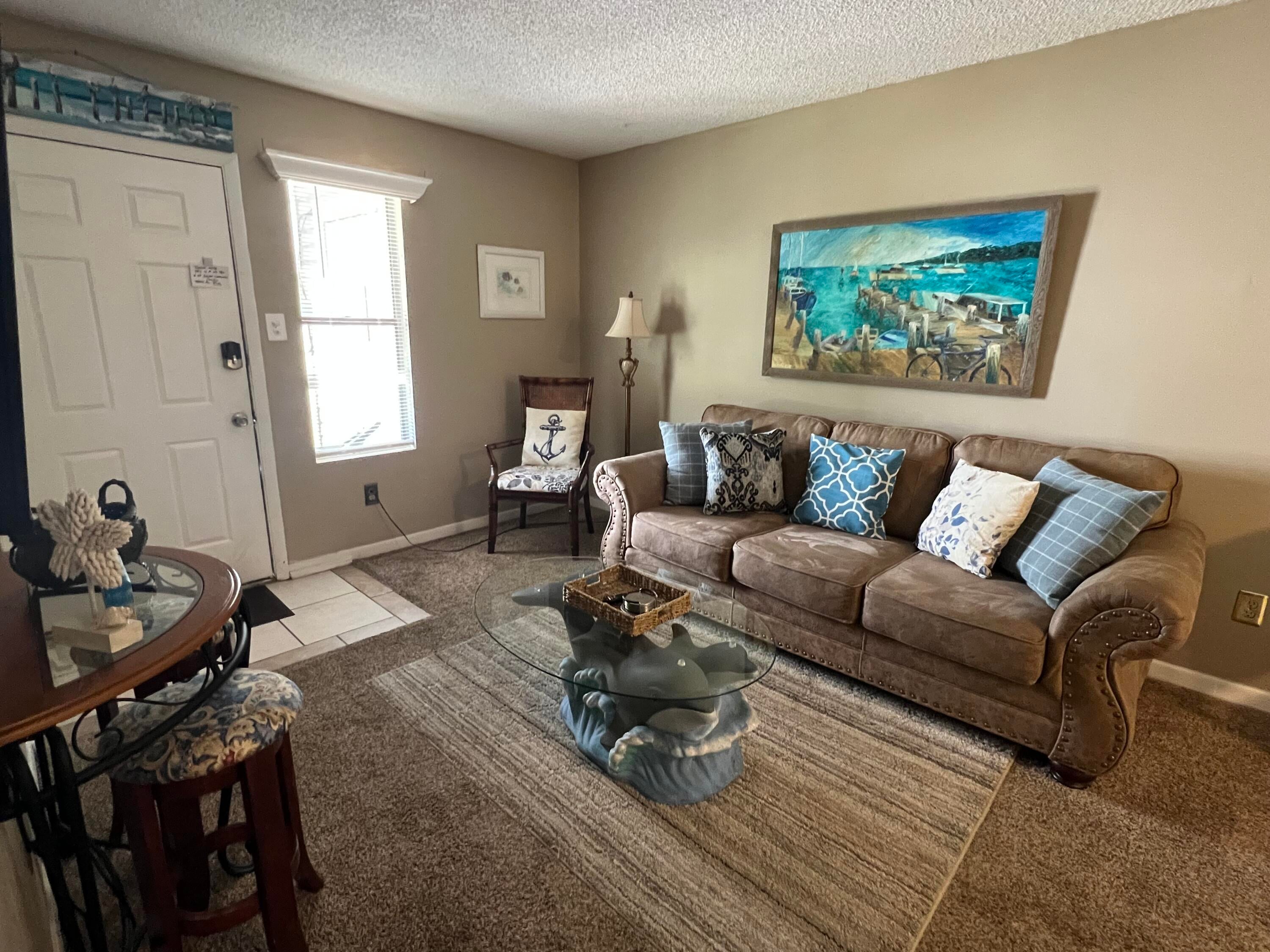 1301 Redwood H — photo