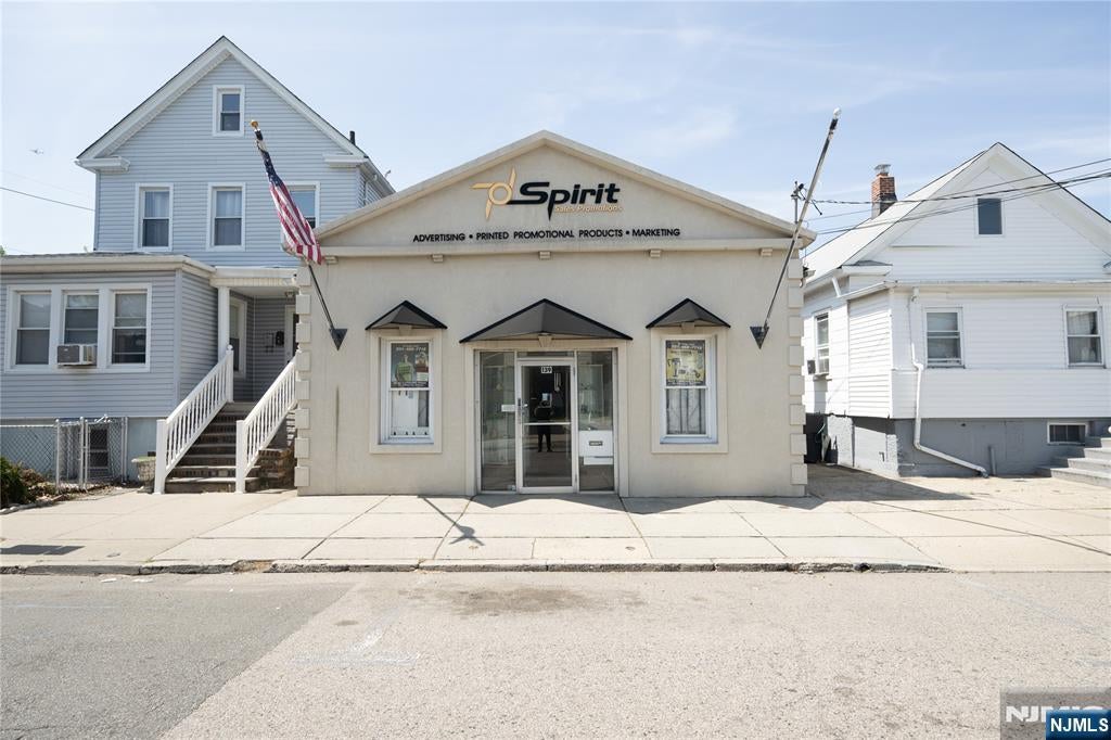 139 S Main Street Ground Level — photo