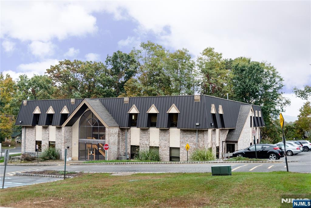 230 Route 206 — photo