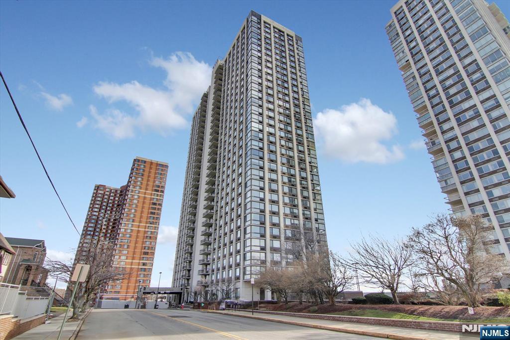 200 Old Palisade Ph4/5 — photo
