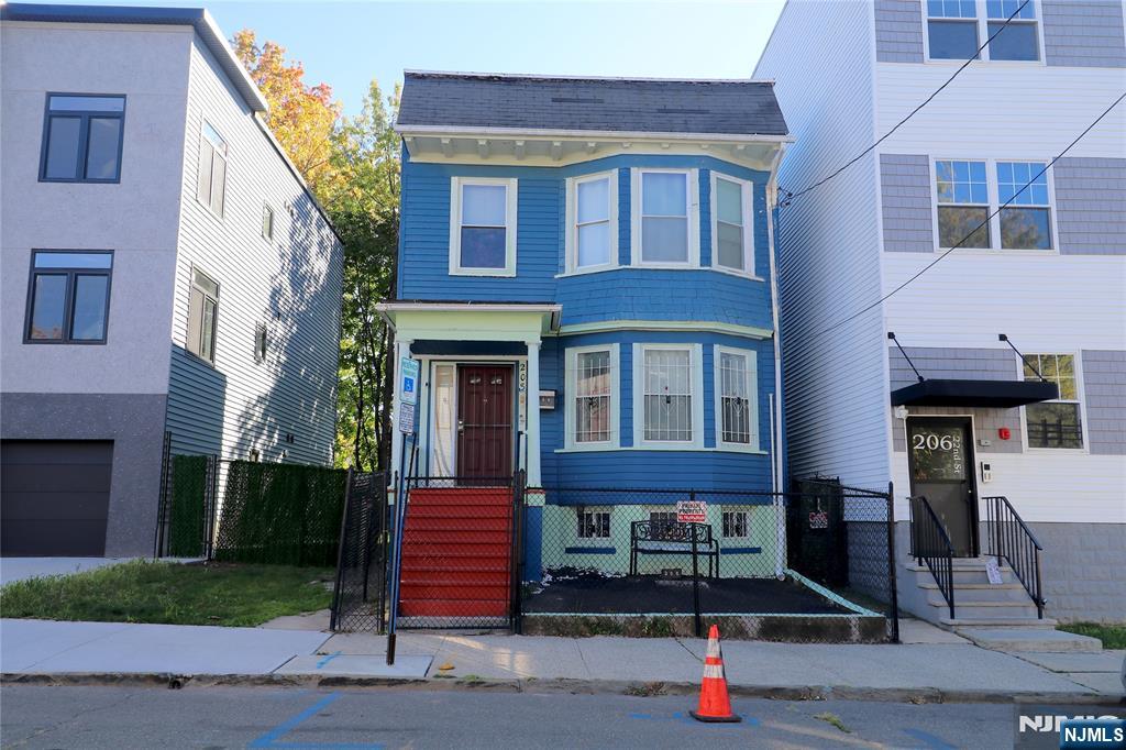 208 22nd Street — photo