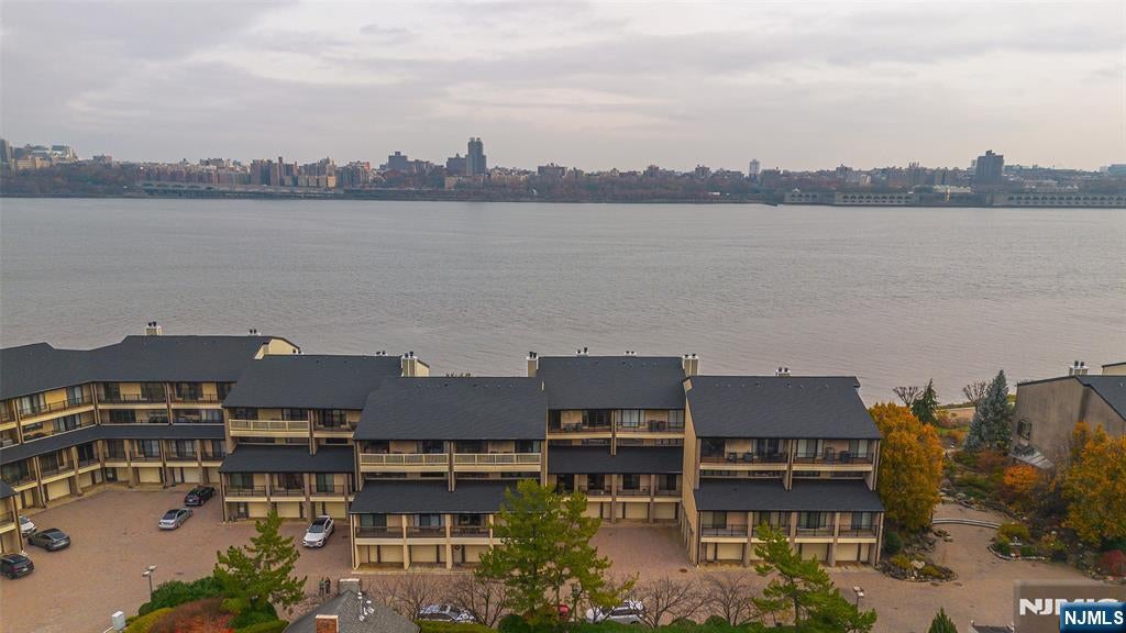 1225 River Road 7D — photo