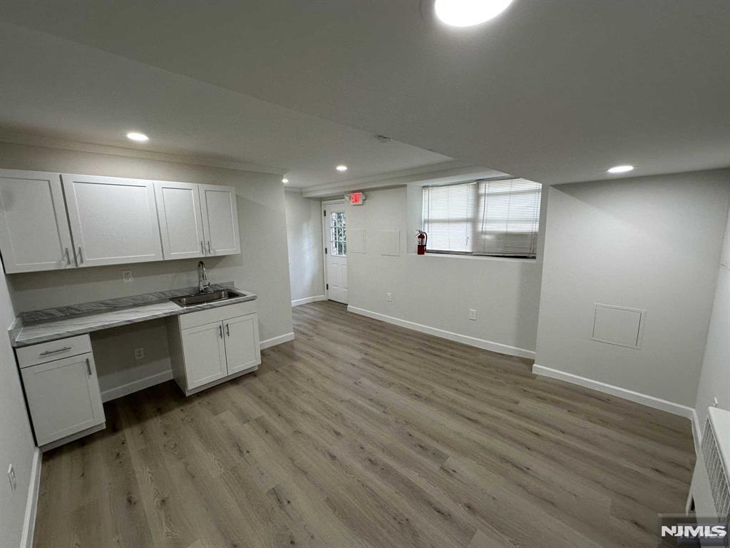 290 Oak Street 1st Floor.Offic — photo