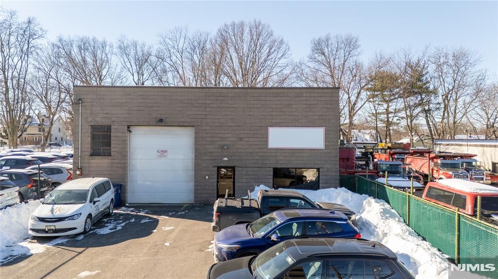 307 W Pleasantview Avenue — photo