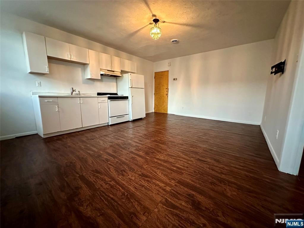 530 Valley Brook Avenue 2Fl — photo