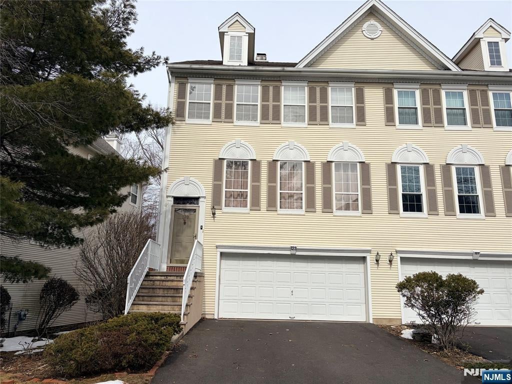 123 Bobolink Court — photo