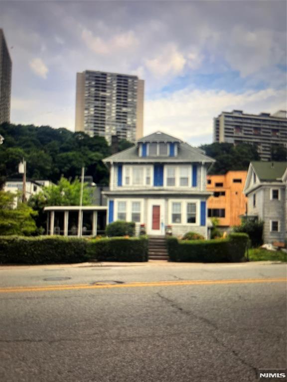 1332 River Road — photo