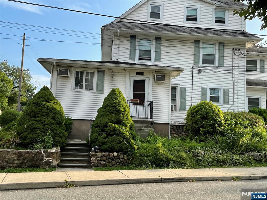 102 S Maple C — photo