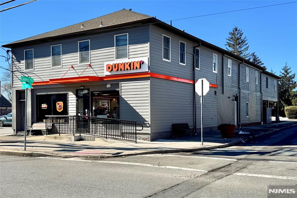 12-18 River Road a — photo