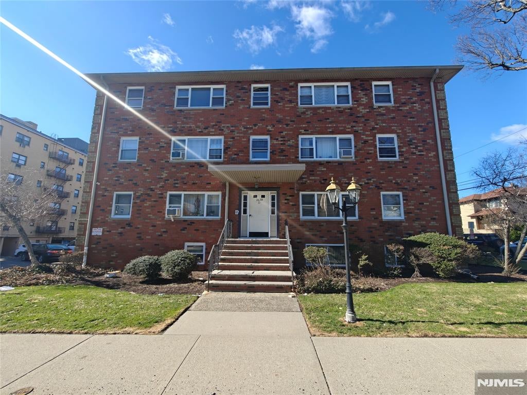 2430 8th Street 6D — photo