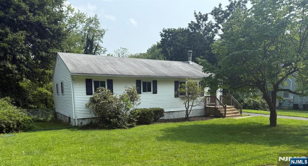 18 Kendall Drive — photo