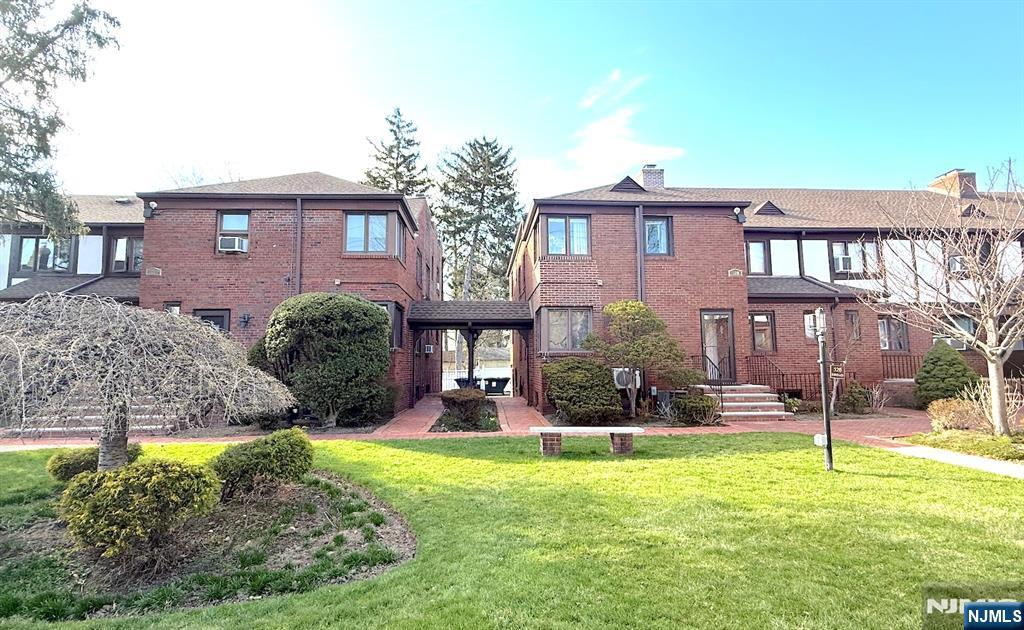 520 Broad Avenue 9 — photo