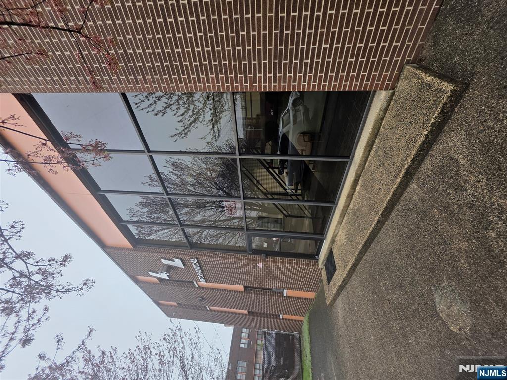 325 Main Street — photo