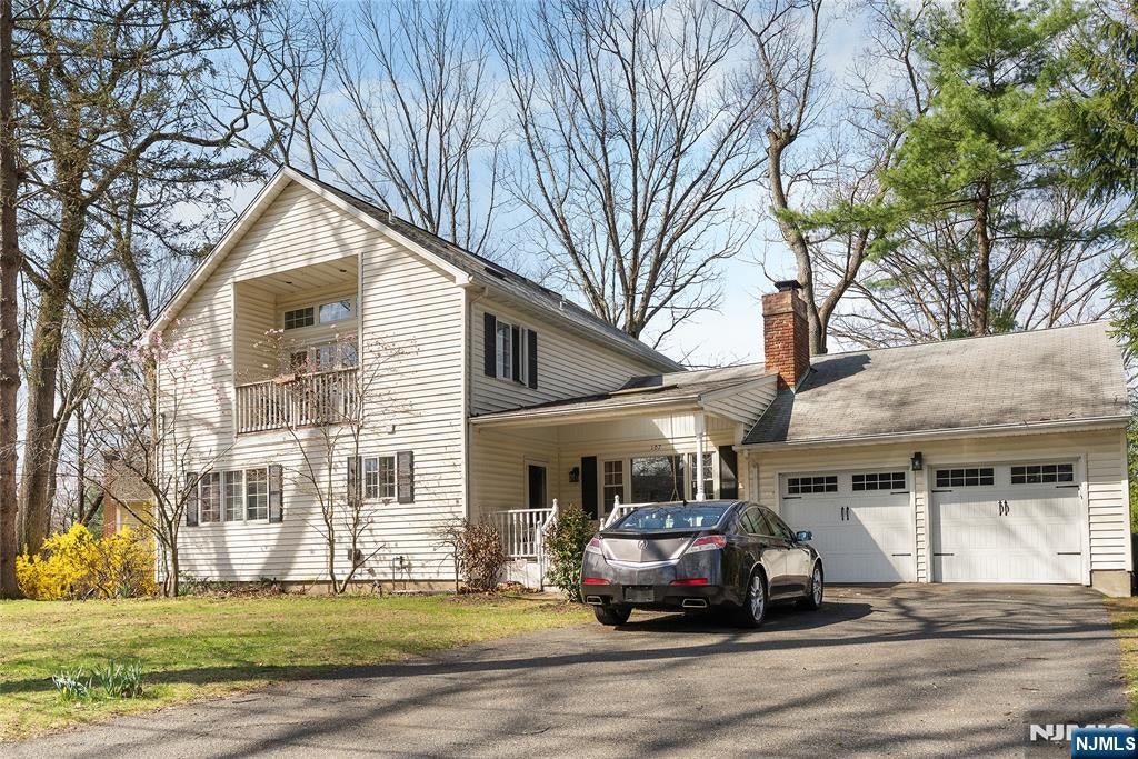 107 Buckingham Drive — photo