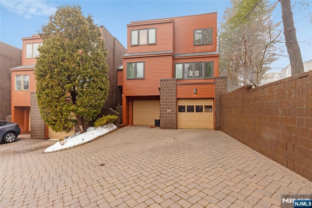 55 Hidden Ledge Road — photo