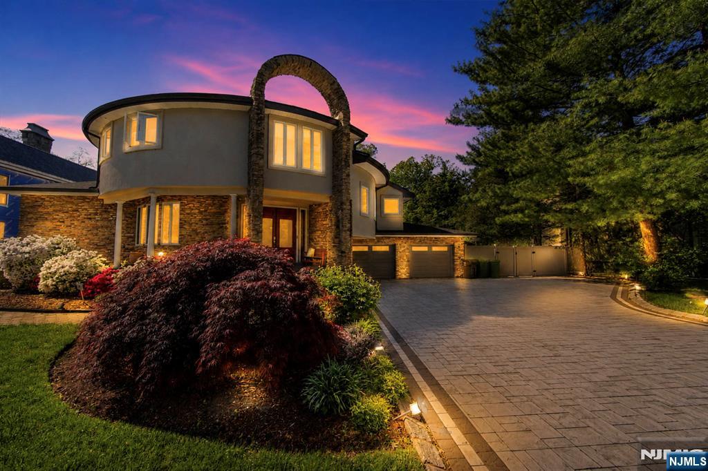 290 Dunkerhook Road, Paramus, NJ 07652 — photo 2