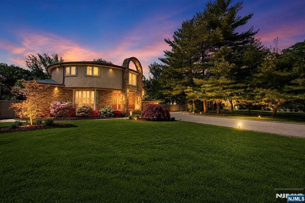290 Dunkerhook Road, Paramus, NJ 07652 — photo 3