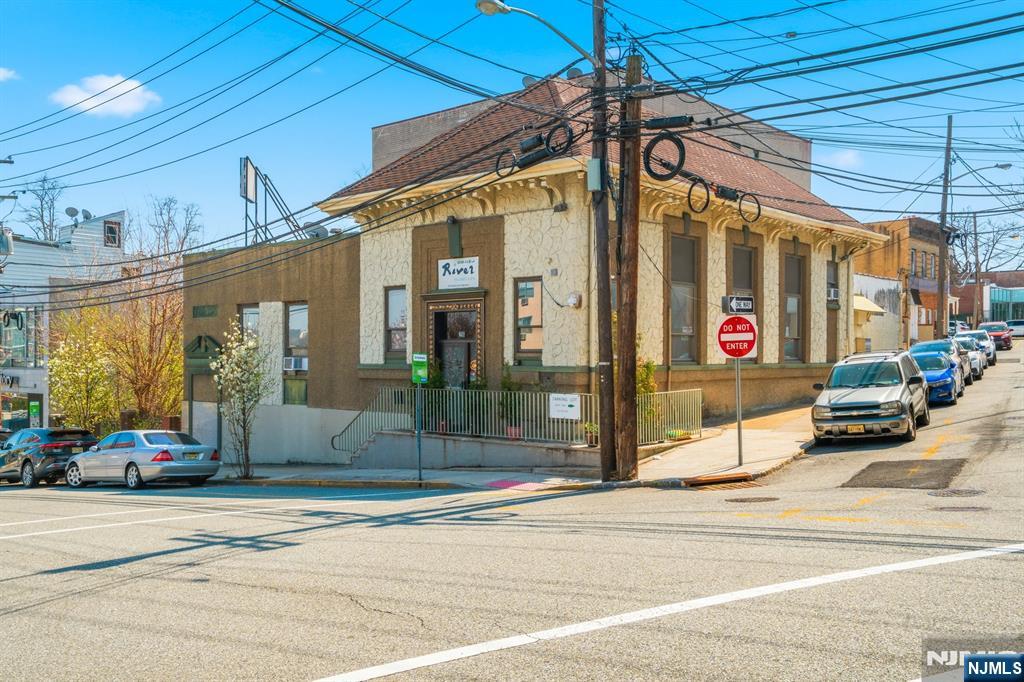 24-32 Dempsey Avenue — photo
