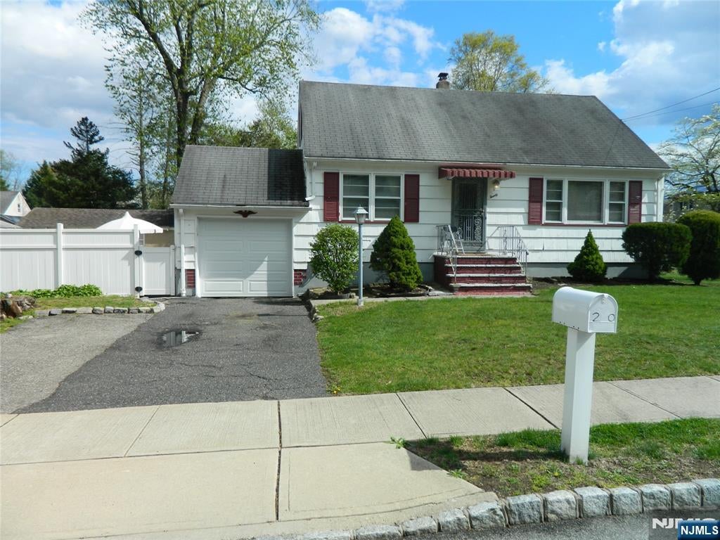 20 Saint Charles Avenue — photo