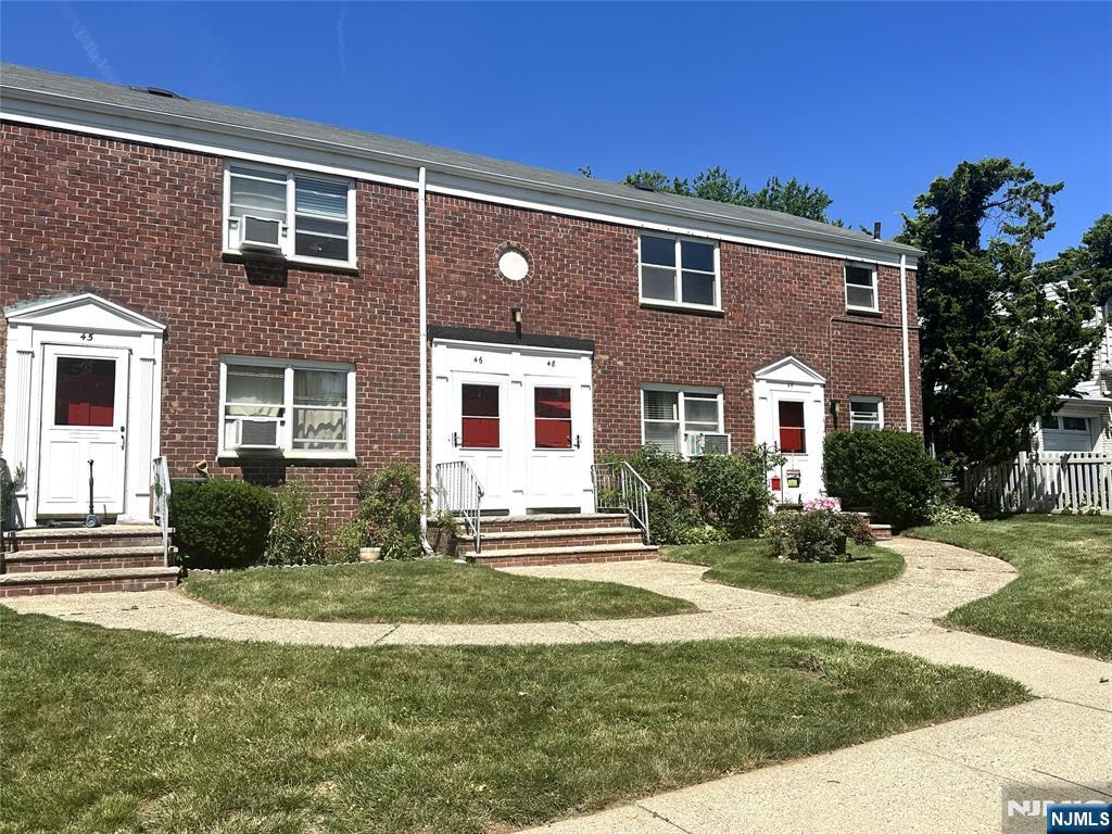 460 Heath Place 48 — photo
