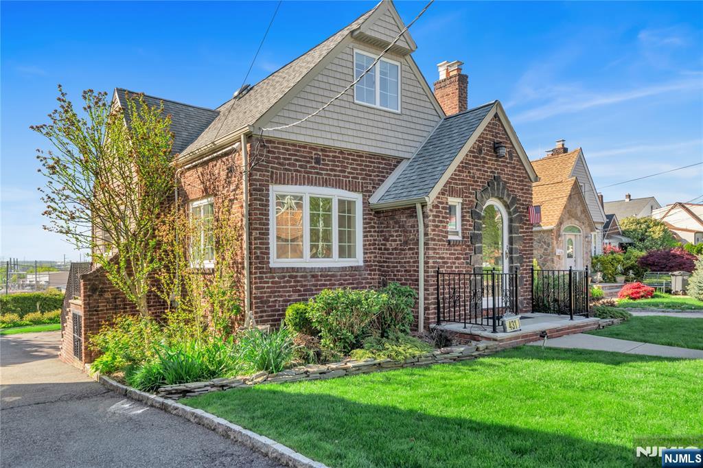 431 Van Renssalaer Court, Ridgefield, NJ 07657 — photo 2