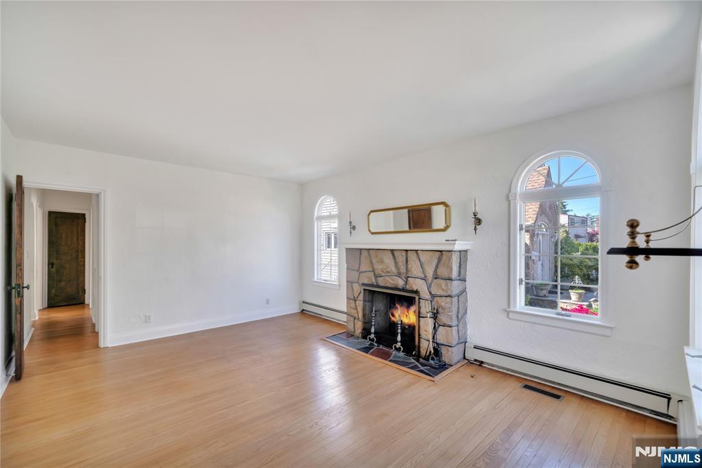 431 Van Renssalaer Court, Ridgefield, NJ 07657 — photo 3