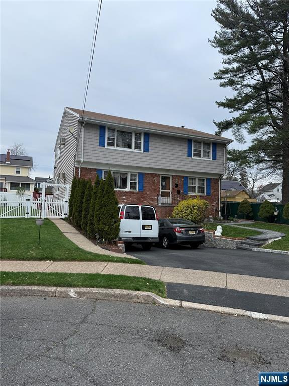 41 Coyne Court — photo