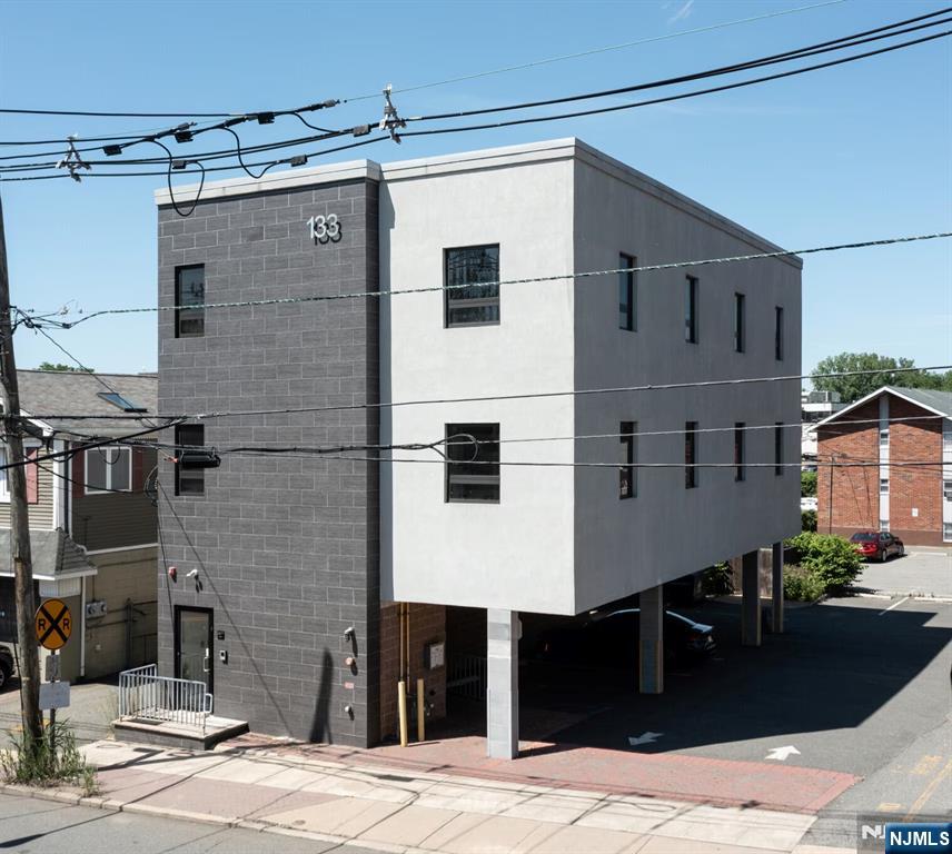 133 Fort Lee Road 300 — photo