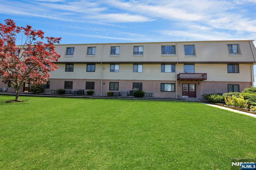 846 Riverside, Lyndhurst, NJ 07071