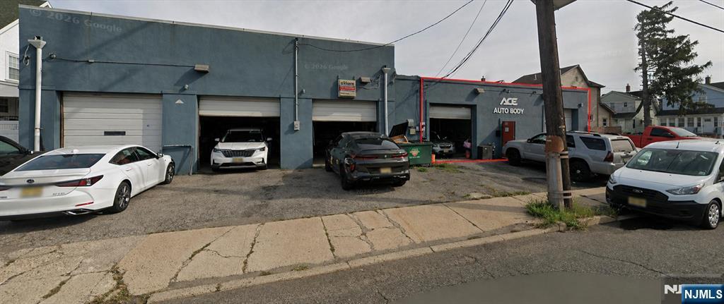 174 Railroad Avenue 76 — photo