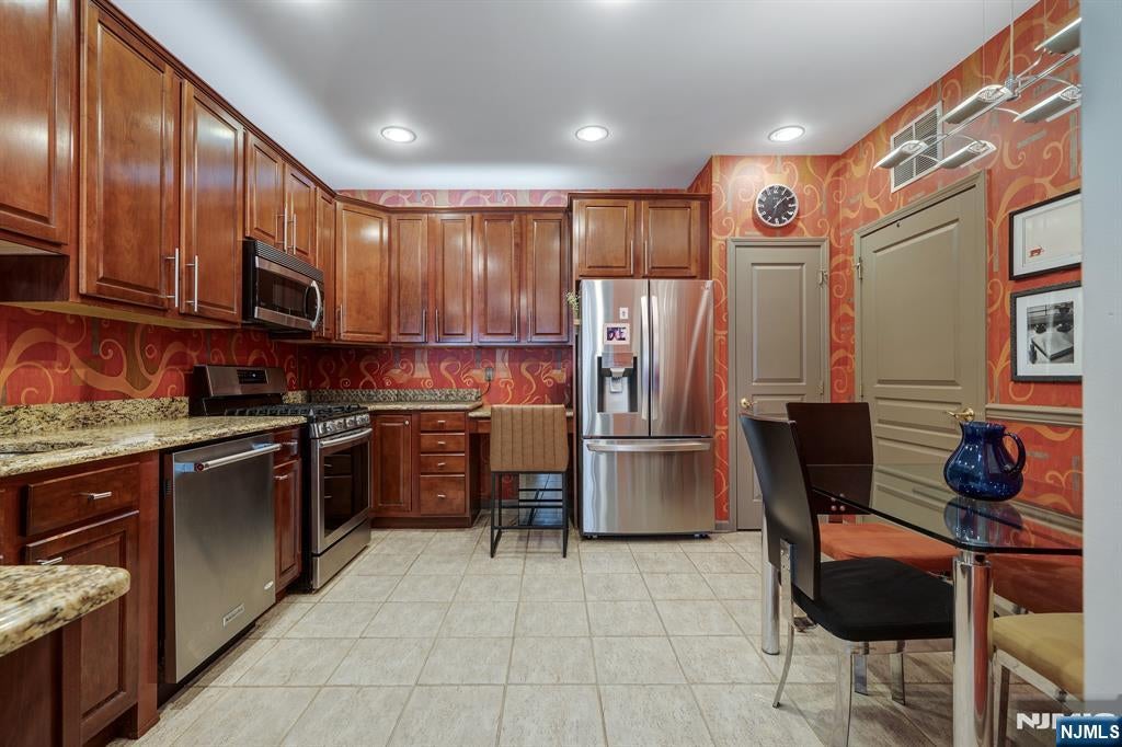 10402 Warrens Way Top Floor Renov — photo