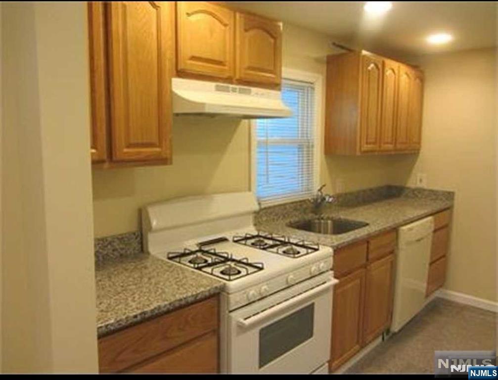 421 Riverside Drive, Wayne, NJ 07470 — photo 2