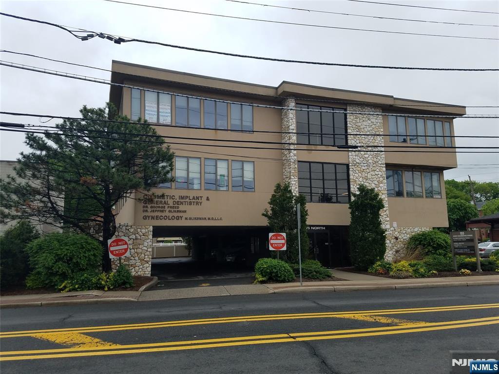 155 N Washington Avenue — photo