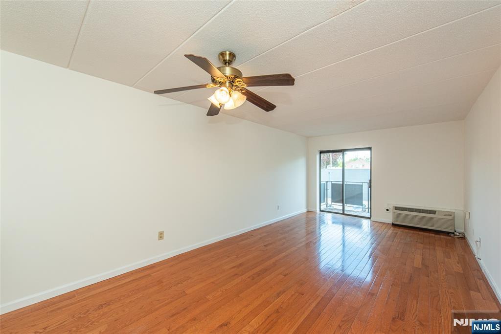 5 LINDEN ST — photo 3