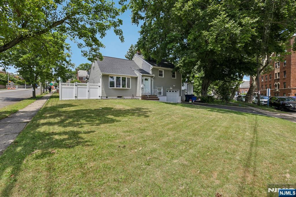 1 Franklin Place — photo