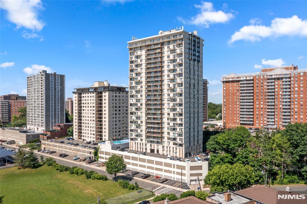 160 Overlook Avenue 2C — photo