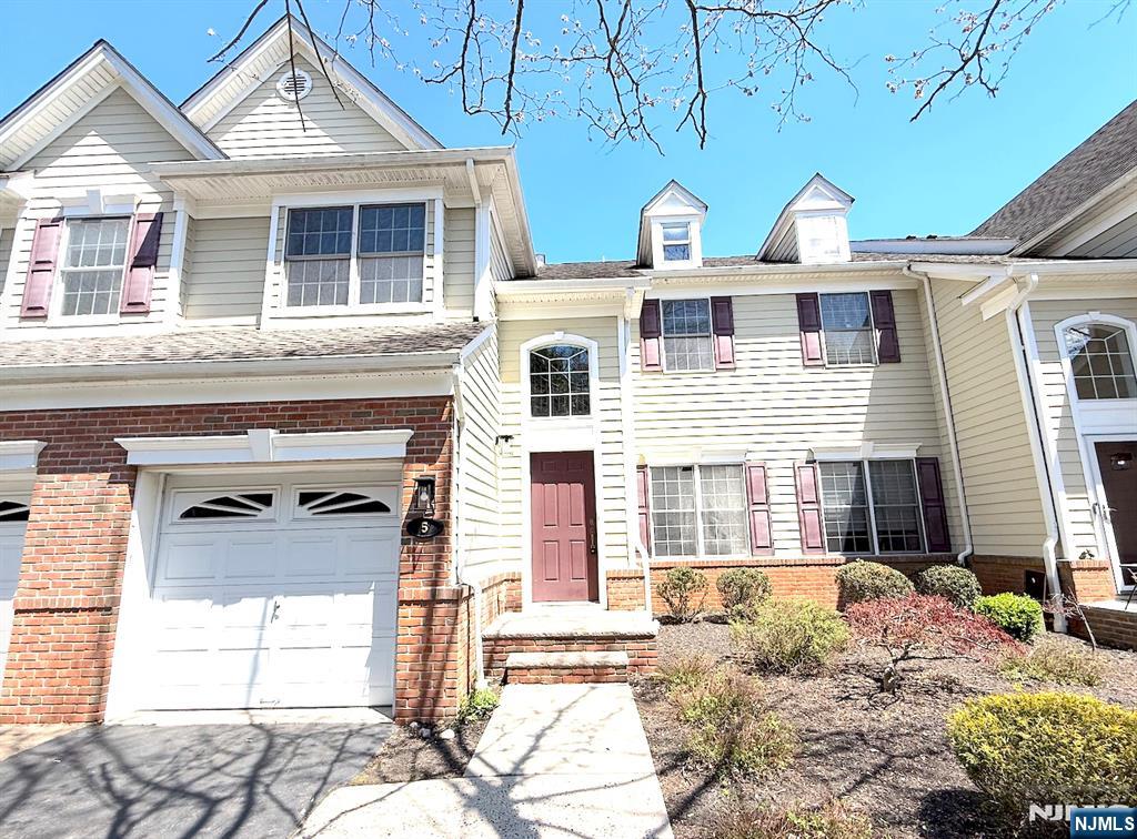 5 Magnolia Lane — photo