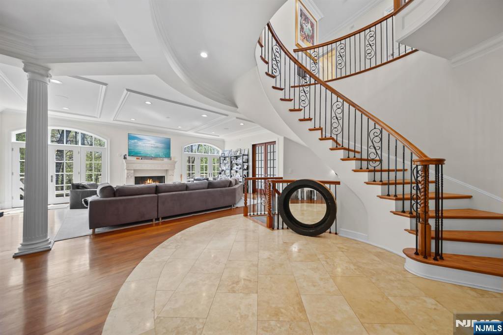 713 Bellaire Drive — photo