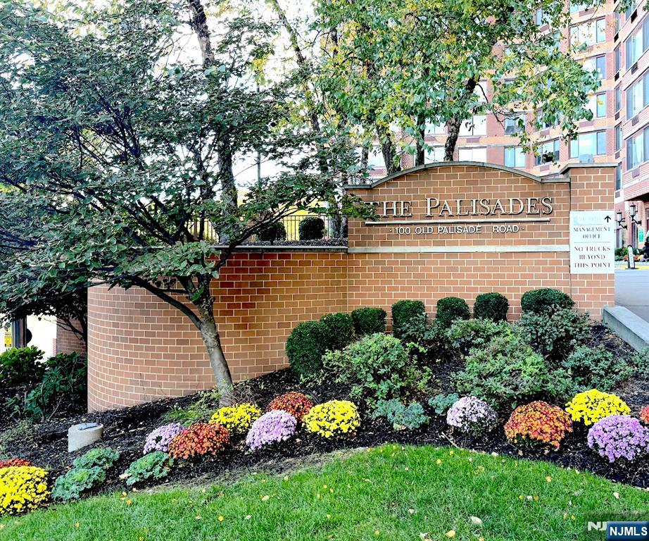 100 Old Palisade Road 1516 — photo