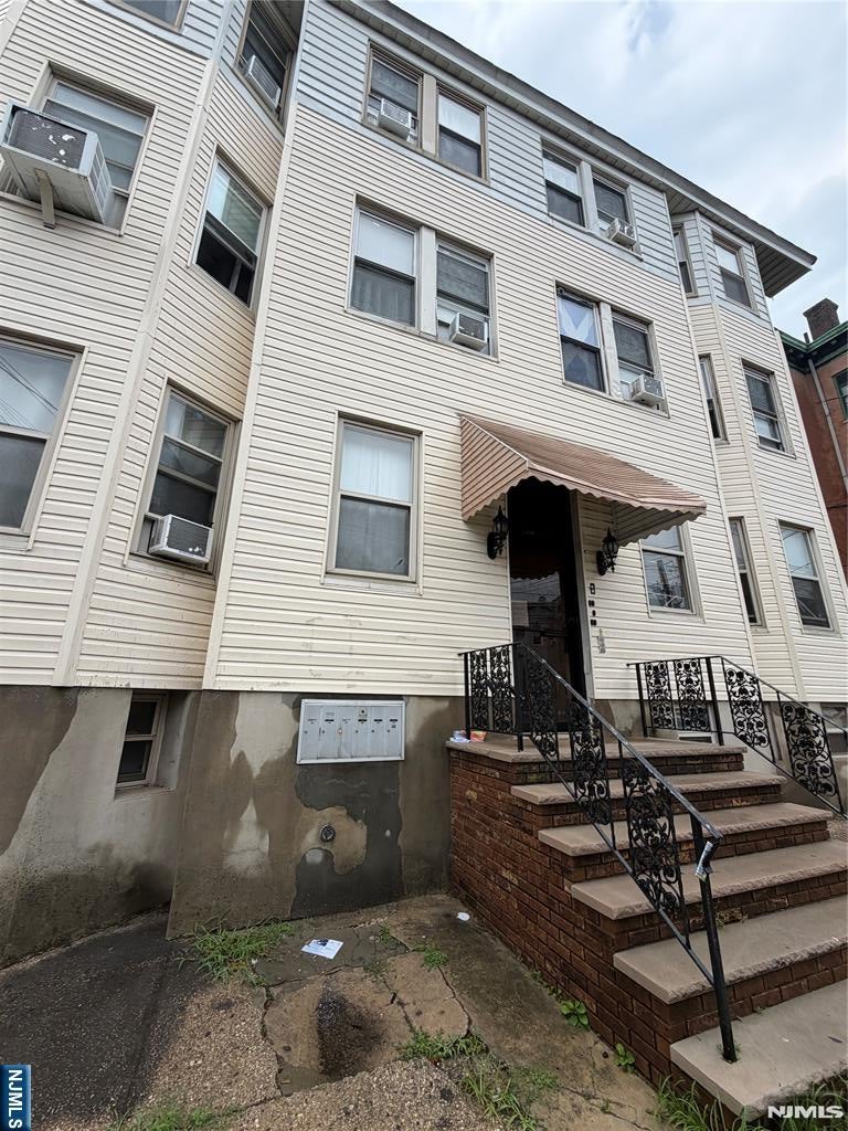 103-105 Devon 1R — photo