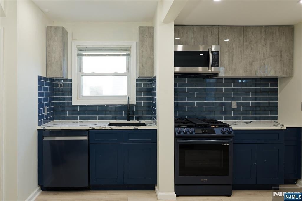 1149 Margaret Street — photo