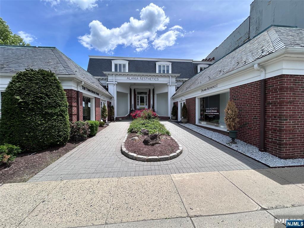 266 E Broad Street — photo