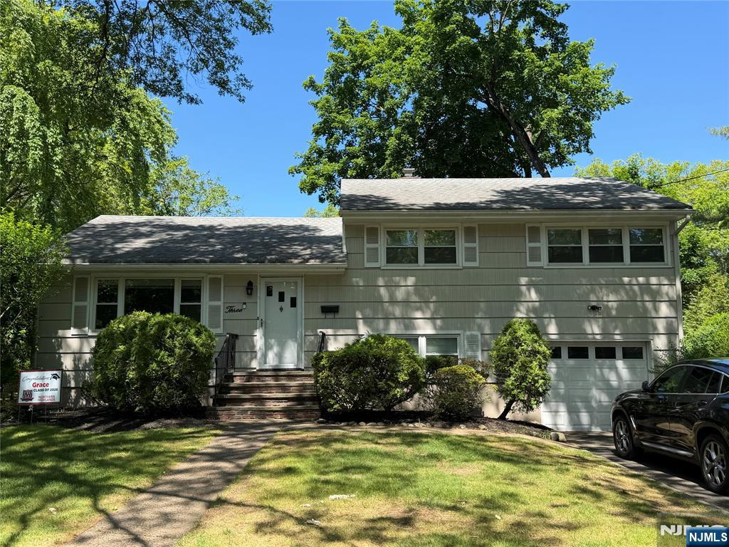 3 Spruce Place — photo