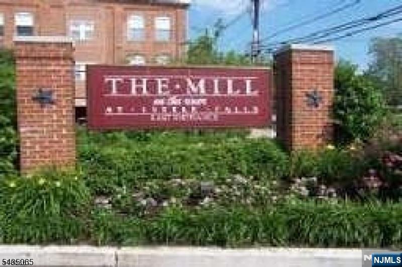 240 Main 303 — photo
