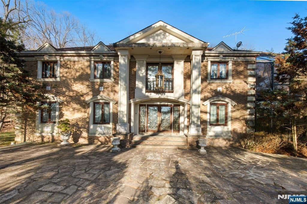12 E Saddle River Road — photo