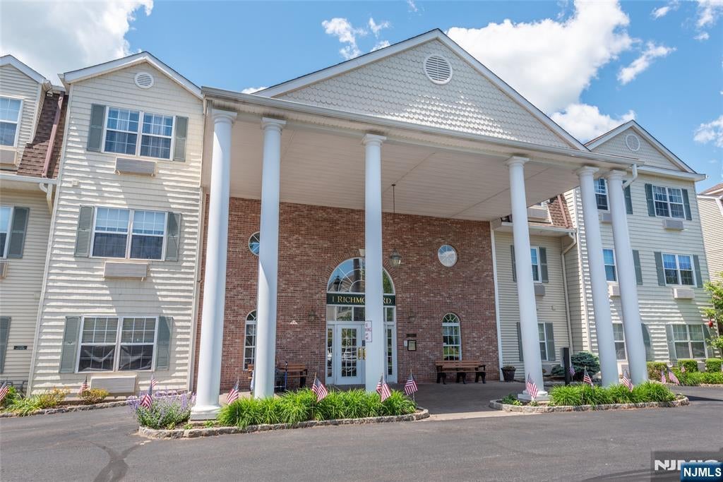 1101 Richmond Road 101 — photo