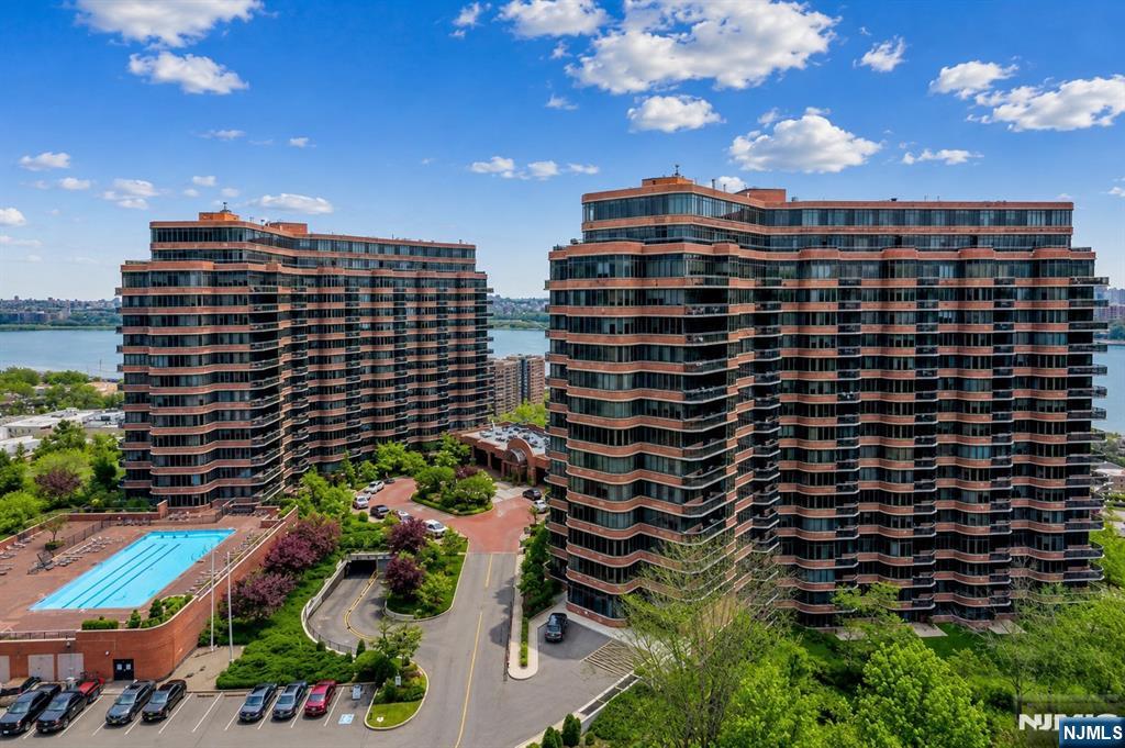 100 Carlyle 16 J/K N — photo