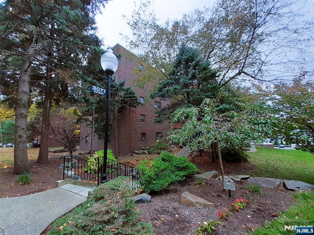 3071 Edwin Avenue — photo